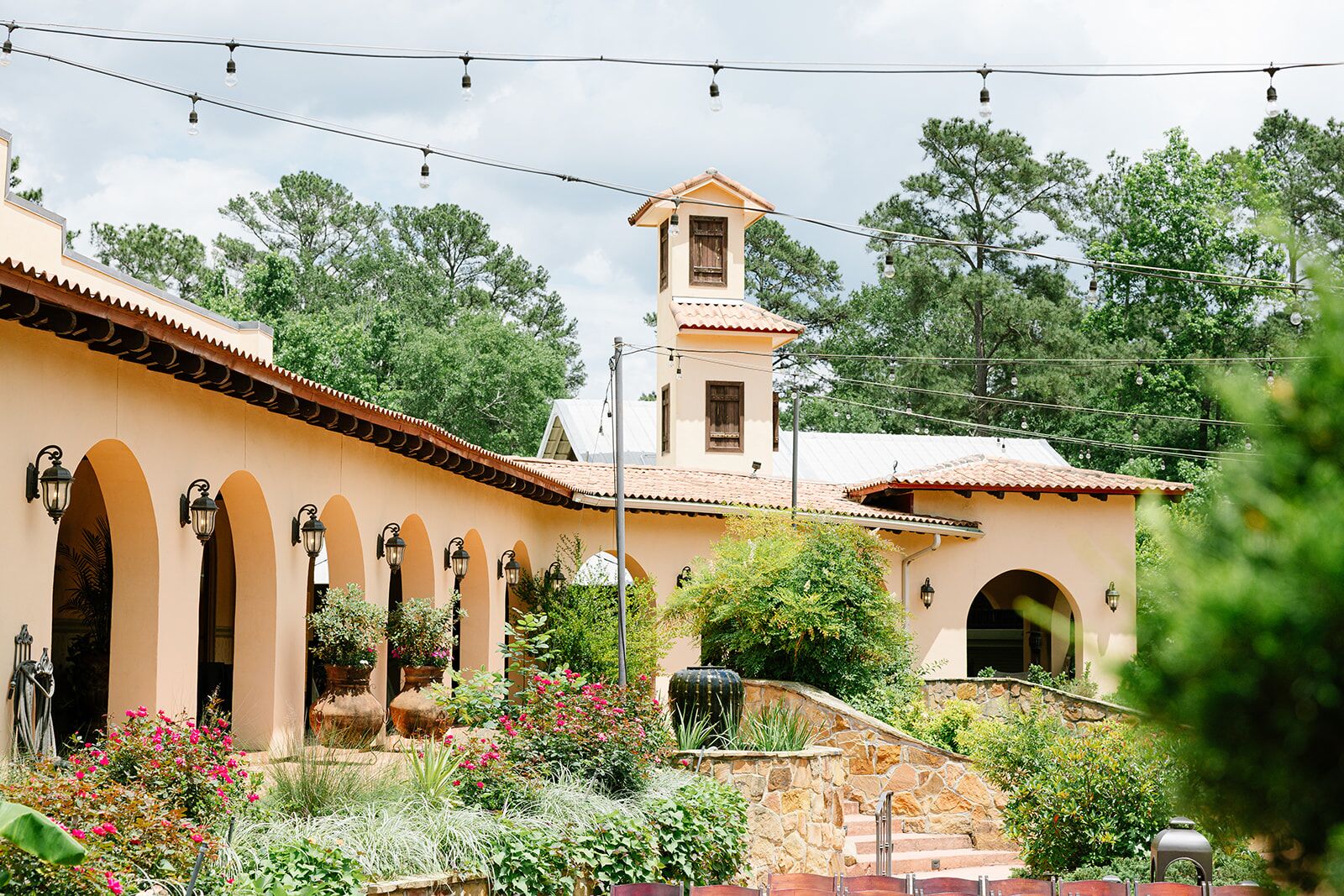 (Photo courtesy of Veil and Vow Photography) (Photo courtesy of Veil and Vow Photography)